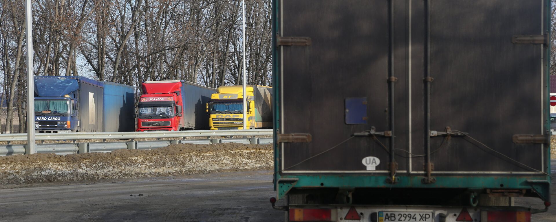 Грузовики в очереди - Sputnik Литва, 1920, 30.10.2025