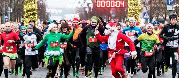 Рождественский забег в Вильнюсе, 16 декабря 2018 Рождественский забег в Вильнюсе, 16 декабря 2018 - Sputnik Литва