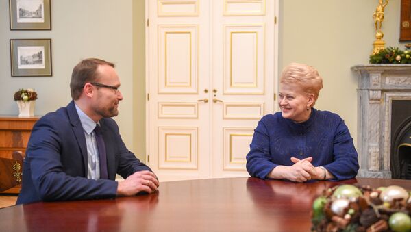 Президент Литвы Даля Грибаускайте на встрече с новым министром культуры Миндаугасом Кветкаускасом - Sputnik Литва