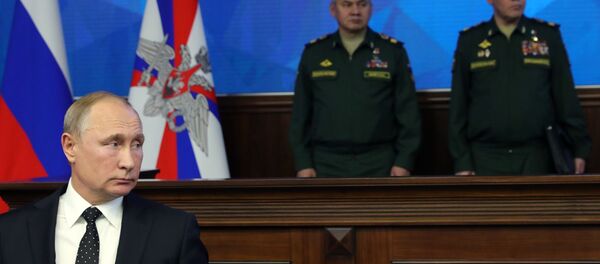 Президент РФ В. Путин принял участие в расширенном заседании коллегии министерства обороны РФ Президент РФ В. Путин принял участие в расширенном заседании коллегии министерства обороны РФ - Sputnik Lietuva