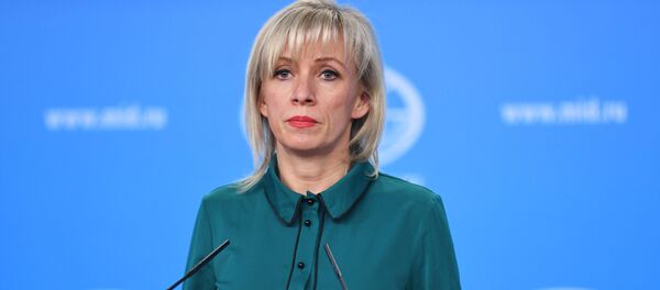 Официальный представитель министерства иностранных дел России Мария Захарова во время брифинга в Москве - Sputnik Литва