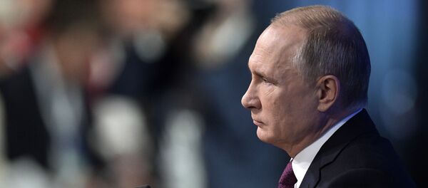 Президент РФ Владимир Путин во время ежегодной большой пресс-конференции, архивное фото - Sputnik Литва