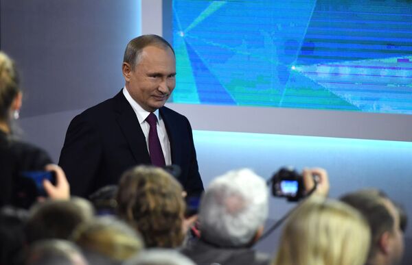 Управление миром, вооружения и здоровье: Путин провел пресс-конференцию Управление миром, вооружения и здоровье: Путин провел пресс-конференцию - Sputnik Литва