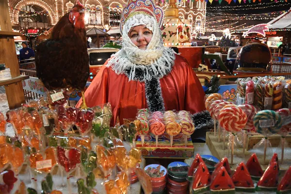 Žvaigždėtas dangus: fantastinis Maskvos pertvarkymas prieš Naujuosius metus Žvaigždėtas dangus: fantastinis Maskvos pertvarkymas prieš Naujuosius metus - Sputnik Lietuva