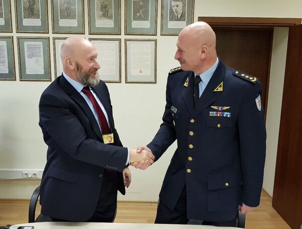 Литва приобретет боевые и учебные ракеты для NASAMS у Норвегии Литва приобретет боевые и учебные ракеты для NASAMS у Норвегии - Sputnik Литва