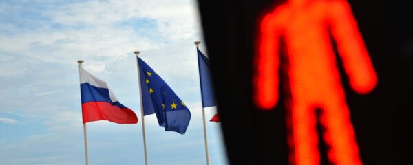 Флаги России, ЕС и Франции на набережной Ниццы. Флаги России, ЕС и Франции на набережной Ниццы. - Sputnik Lietuva