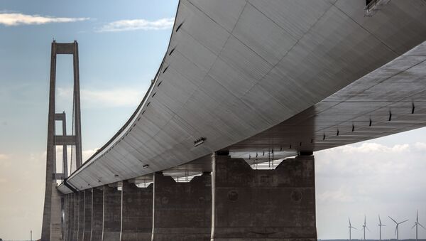 Мост через залив Большой Бельт в Дании, архивное фото - Sputnik Литва
