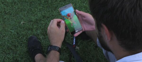 Охотники за покемонами заполнили улицы Нью-Дели после запуска игры в Индии Охотники за покемонами заполнили улицы Нью-Дели после запуска игры в Индии - Sputnik Литва