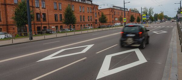 Дорожная разметка в виде ромбов в Каунасе - Sputnik Литва