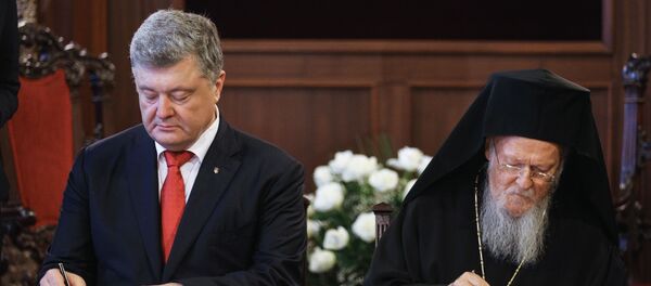 П. Порошенко и патриарх Варфоломей подписали договор о сотрудничестве между Украиной и Константинопольским патриархатом - Sputnik Lietuva