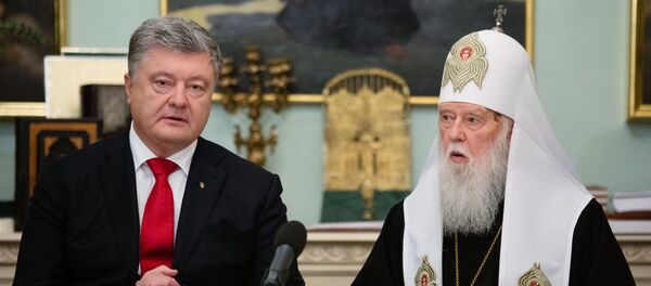 Президент Украины Петр Порошенко и патриарх Филарет (предстоятель неканонической церковной структуры Украины), архивное фото - Sputnik Литва