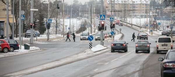 Вид автомобилей на дороге в Вильнюсе Вид автомобилей на дороге в Вильнюсе - Sputnik Литва
