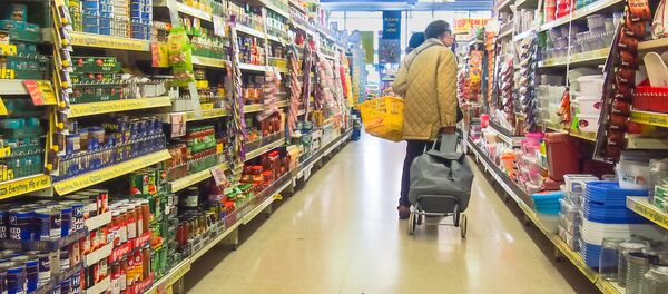Пенсионерка в магазине, архивное фото Пенсионерка в магазине, архивное фото - Sputnik Lietuva