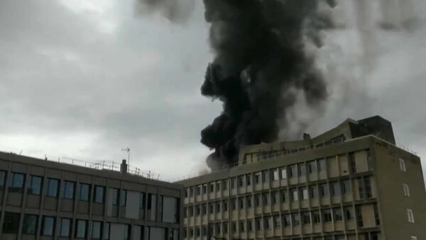 В Лионе загорелось здание университета - Sputnik Литва