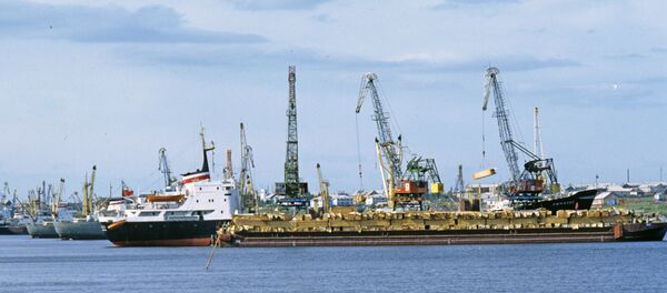 Порт Игарка на Енисее Порт Игарка на Енисее - Sputnik Литва