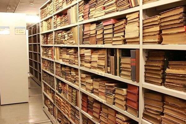 Перемещенные книги из фонда Национальной библиотеки Перемещенные книги из фонда Национальной библиотеки - Sputnik Литва
