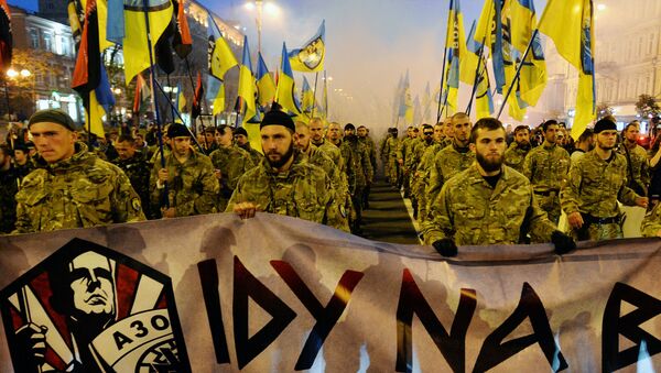 Украинские националисты и военнослужащие азовского батальона, архивное фото - Sputnik Литва