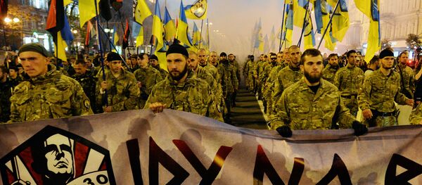 Украинские националисты и военнослужащие азовского батальона, архивное фото - Sputnik Литва