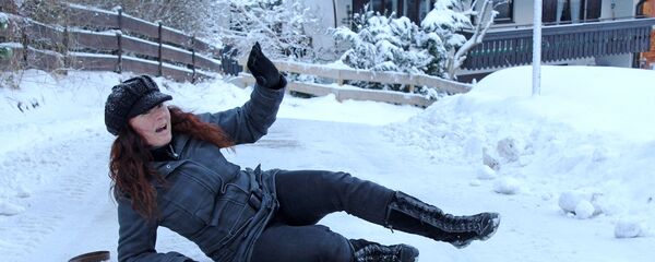 Опасность несчастного случая в зимний период, архивное фото Опасность несчастного случая в зимний период, архивное фото - Sputnik Литва