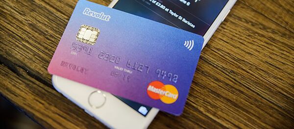 Вид Revolut карты цифровой банковской альтернативы, архивное фото - Sputnik Литва