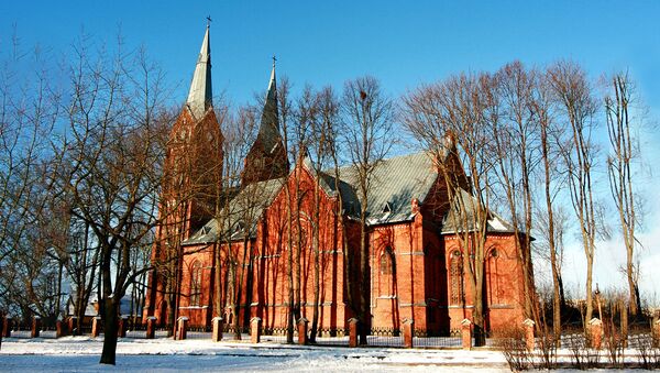 Католический церковь Св. Троицы в городе Юрбаркас, архивное фото - Sputnik Литва