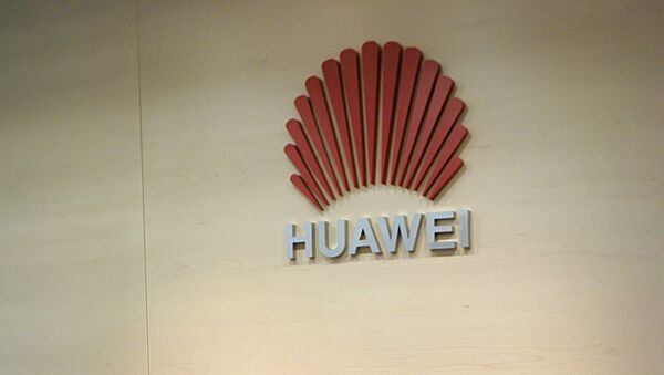 Логотип китайской компании Huawei, архивное фото - Sputnik Литва