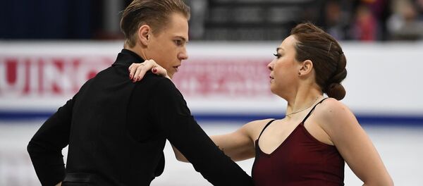 Эллисон Рид и Саулюс Амбрулевичюс на чемпионате Европы по фигурному катанию в Минске  - Sputnik Литва