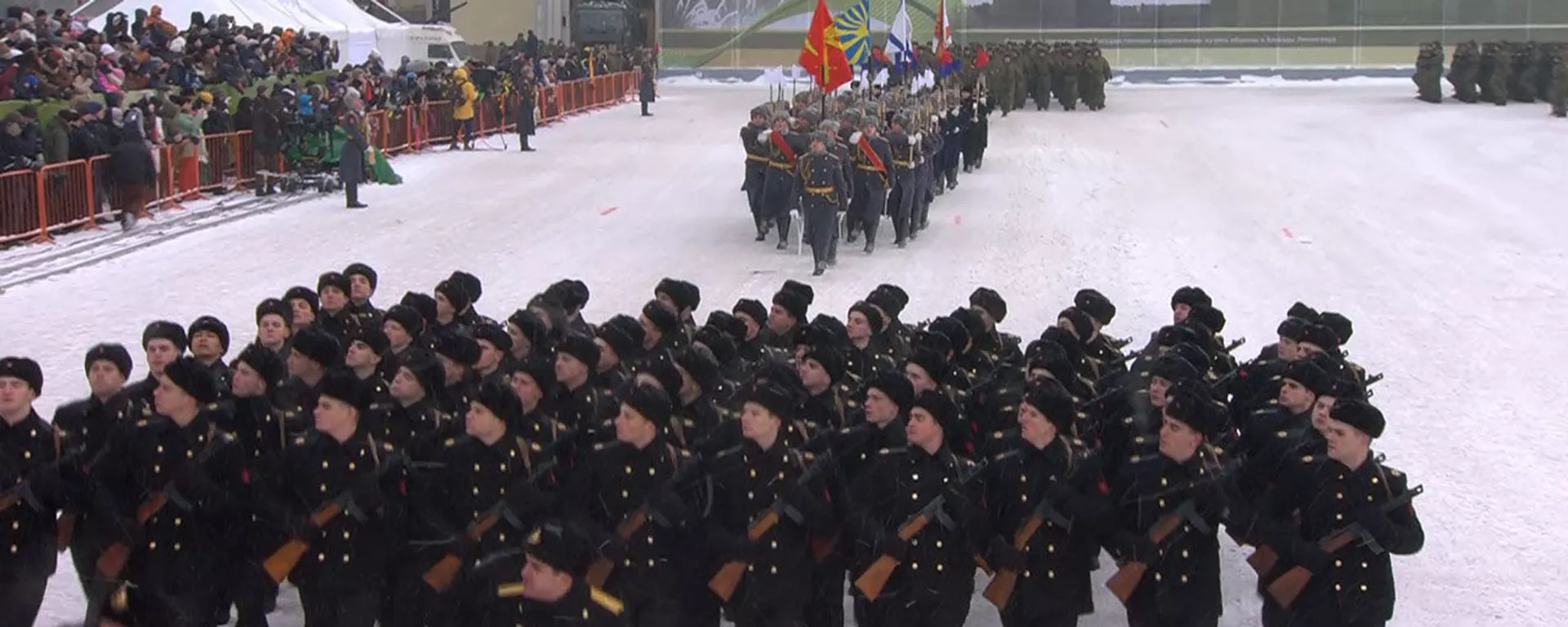 Sankt Peterburge įvyko paradas, skirtas Leningrado blokados nutraukimo metinėms - Sputnik Lietuva, 1920, 27.01.2019