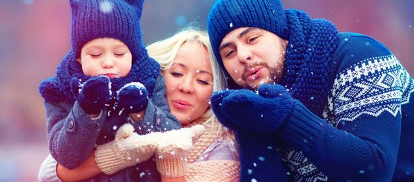 Счастливая семья, архивное фото Счастливая семья, архивное фото - Sputnik Литва