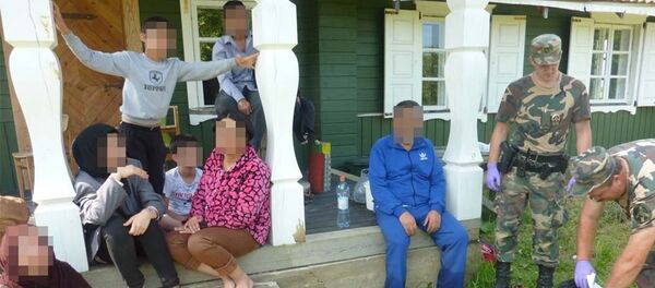 Пограничники задержали девять мигрантов из Афганистана Пограничники задержали девять мигрантов из Афганистана - Sputnik Литва