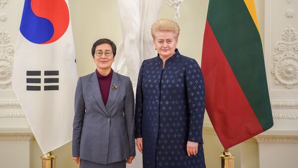 Президент Литовской Республики Даля Грибаускайте приняла верительные грамоты посла Миро Сун в Литве - Sputnik Литва