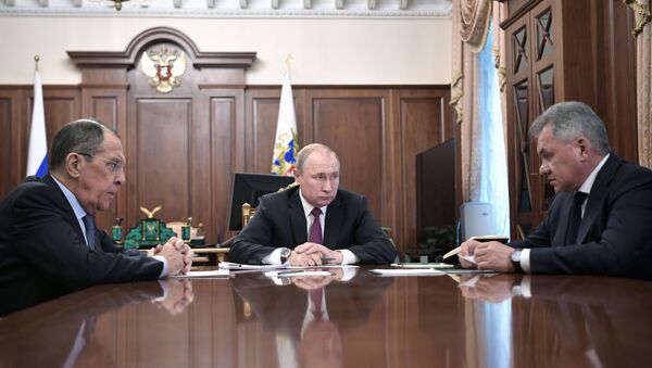 Президент РФ В. Путин встретился с главами МИД и Минобороны РФ С. Лавровым и C. Шойгу - Sputnik Lietuva
