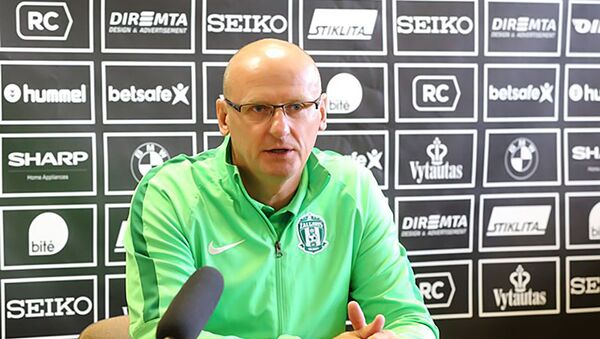 Новый главный тренер сборной Литвы по футболу Вальдас Урбонас, архивное фото - Sputnik Литва
