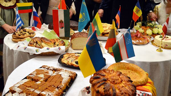 Праздник хлеба в доме национальных общин при департаменте национальных меньшинств Литвы в Вильнюсе - Sputnik Литва