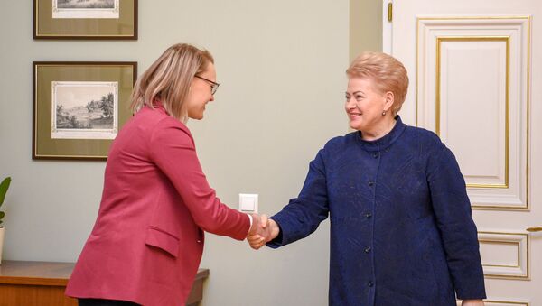 Президент Литвы Даля Грибаускайте и кандидат в министры окружающей среды Литвы Ирма Гуджюнайте - Sputnik Lietuva