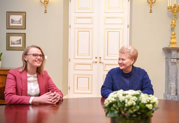 Lietuvos prezidentė susitiko su kandidate į aplinkos ministrės postą Lietuvos prezidentė susitiko su kandidate į aplinkos ministrės postą - Sputnik Lietuva