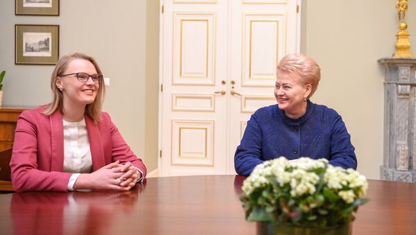 Президент Литвы Даля Грибаускайте и кандидат на пост министра окружающей среды Ирма Гуджюнайте - Sputnik Литва