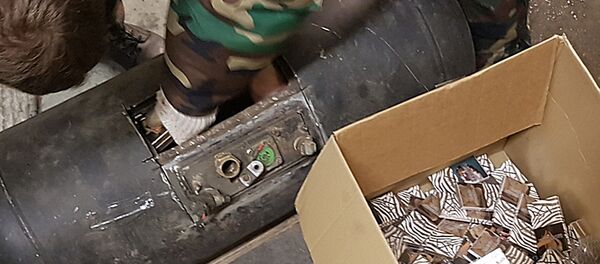 Lietuvė kontrabandines cigaretes slėpė dujų balione Lietuvė kontrabandines cigaretes slėpė dujų balione - Sputnik Lietuva