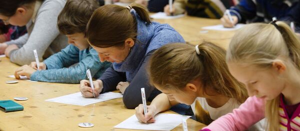 Акция Тотальный диктант в Таллине, архивное фото Акция Тотальный диктант в Таллине, архивное фото - Sputnik Литва