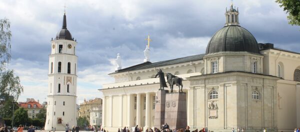 Кафедральная площадь Вильнюса летом, архивное фото - Sputnik Литва