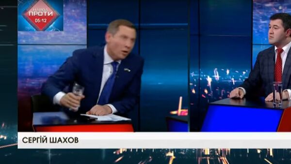 Кандидата в президенты Украины облили водой в прямом эфире - Sputnik Литва