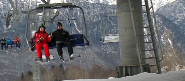 Путин и Лукашенко покатались на горных лыжах в Сочи - Sputnik Литва