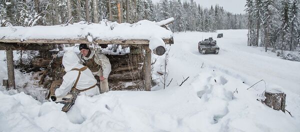 Эстонские солдаты на полигоне во время учений Зимний лагерь - Sputnik Литва