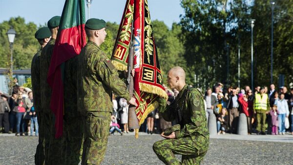 Литовские солдаты принимают присягу - Sputnik Литва