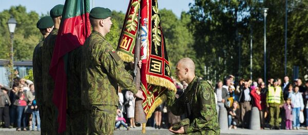 Литовские солдаты принимают присягу - Sputnik Lietuva