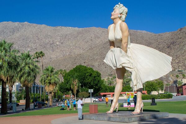 Статя Мэрилин Монро в Пальм-Спрингс, Калифорния, США - Sputnik Lietuva