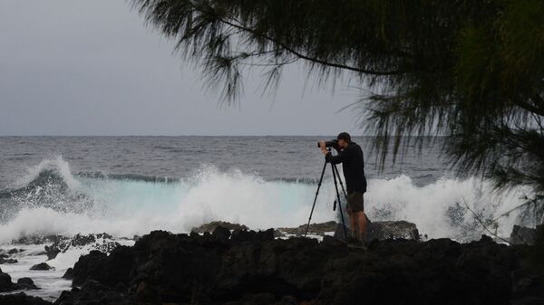 Fotografas dirba Ramiojo vandenyno pakrantėje Maui saloje - Sputnik Lietuva