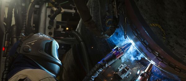 Сварка труб для укладки газопровода Северный поток-2, архивное фото Сварка труб для укладки газопровода Северный поток-2, архивное фото - Sputnik Lietuva