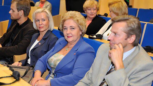 Вдова бывшего президента Литвы Альгирдаса Бразаускаса - Кристина Бразаускене (в центре), архивное фото - Sputnik Литва