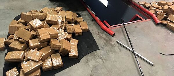 Hašišo pilnas automobilis Hašišo pilnas automobilis - Sputnik Lietuva